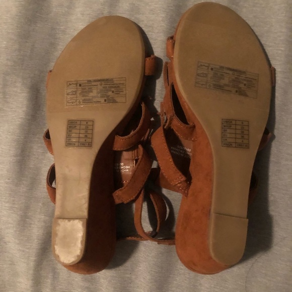 4/$20❗️Forever 21 Boho Fringed Brown Sandal size 6 - Picture 3 of 6